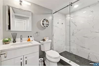 209 Wayne Avenue A #A, Cliffside Park, NJ 07010 - Photo 35