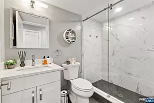 209 Wayne Ave A, Cliffside Park, NJ 07010 - Photo 35