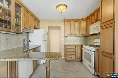 2150 Center Avenue 18A #18A, Fort Lee, NJ 07024 - Photo 17