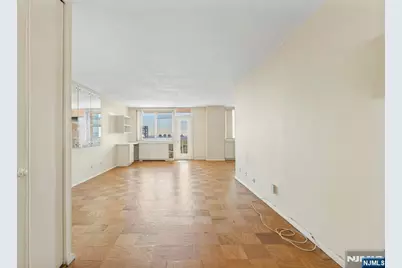2150 Center Avenue 18A #18A, Fort Lee, NJ 07024 - Photo 3