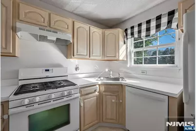 1317 Paddington 1317 #1317, Mahwah, NJ 07430 - Photo 9