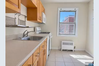 2330 Linwood Avenue 5A #5A, Fort Lee, NJ 07024 - Photo 7