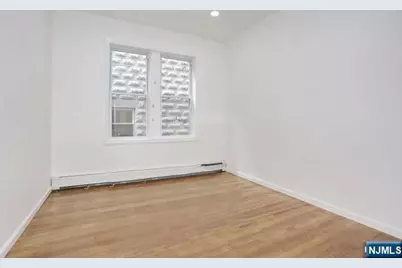 7 Farnham Avenue 1st Floor #1st Floor, Garfield, NJ 07026 - Photo 11