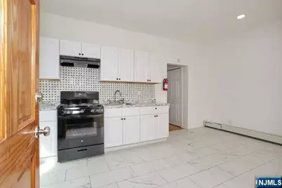 7 Farnham Avenue 1st Floor #1st Floor, Garfield, NJ 07026 - Photo 3
