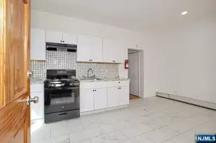 7 Farnham Ave 1st Floor, Garfield, NJ 07026 - Photo 3
