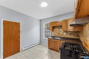 590 Hawthorne Ave, Irvington, NJ 07112 - Photo 9