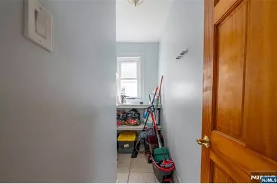 590 Hawthorne Avenue, Irvington, NJ 07112 - Photo 25