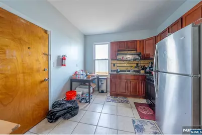 590 Hawthorne Avenue, Irvington, NJ 07112 - Photo 21