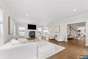 560 Van Emburgh Ave, Washington Township, NJ 07676 - Photo 5