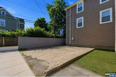 148 N 15th Street, East Orange, NJ 07017 - Photo 23