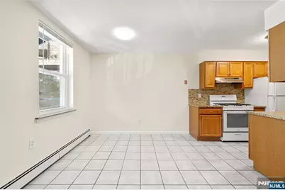 280 Undercliff Avenue 2 #2, Edgewater, NJ 07020 - Photo 9