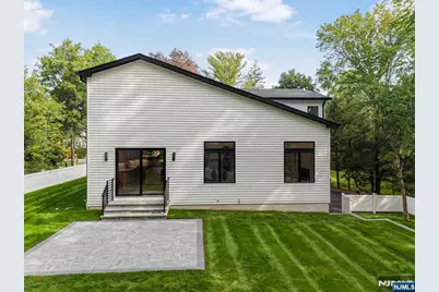914 Hammond Road, Ridgewood, NJ 07450 - Photo 3