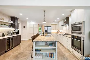 19 N Bayard Ln, Mahwah, NJ 07430 - Photo 5