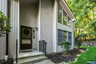 15 Bentley Dr, Franklin Lakes, NJ 07417 - Photo 3