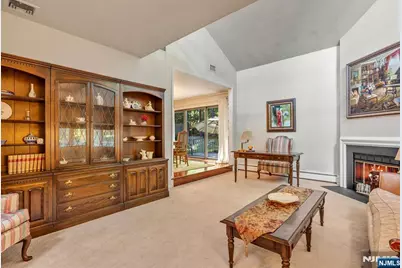 15 Bentley Drive, Franklin Lakes, NJ 07417 - Photo 5