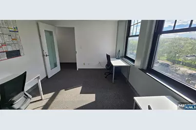 972 Broad Street Floor 3 #Floor 3, Newark, NJ 07102 - Photo 5