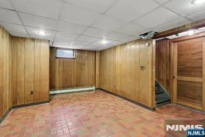 118 Gilbert Avenue, Elmwood Park, NJ 07407 - Photo 23