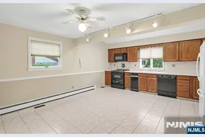 118 Gilbert Avenue, Elmwood Park, NJ 07407 - Photo 7