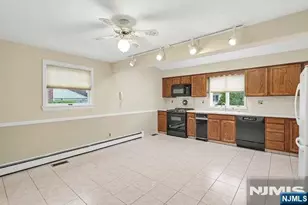 118 Gilbert Ave, Elmwood Park, NJ 07407 - Photo 7