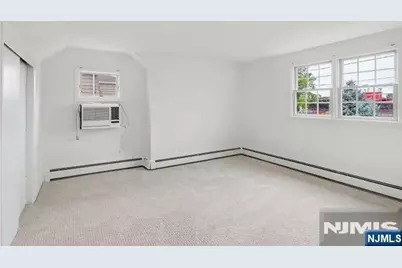 118 Gilbert Avenue, Elmwood Park, NJ 07407 - Photo 19