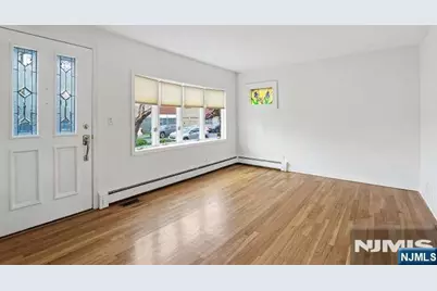118 Gilbert Avenue, Elmwood Park, NJ 07407 - Photo 5