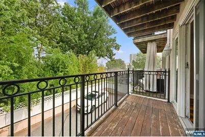 352 Gorge, Cliffside Park, NJ 07010 - Photo 5