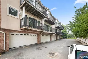 352 Gorge Rd, Cliffside Park, NJ 07010 - Photo 19