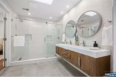 352 Gorge, Cliffside Park, NJ 07010 - Photo 11