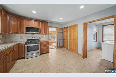 88 Boiling Springs Avenue, East Rutherford, NJ 07073 - Photo 15