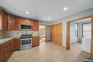 88 Boiling Springs Ave, East Rutherford, NJ 07073 - Photo 15