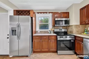 10-08 Campbell Rd, Fair Lawn, NJ 07410 - Photo 9