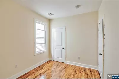 225 10th Street, Newark, NJ 07107 - Photo 29