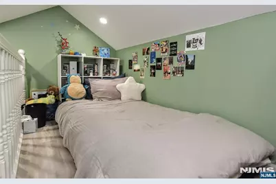 374 Leonard Drive, New Milford, NJ 07646 - Photo 11