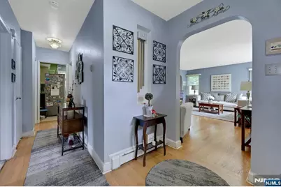 401 Adolphus Avenue, Cliffside Park, NJ 07010 - Photo 9