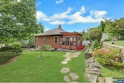 401 Adolphus Avenue, Cliffside Park, NJ 07010 - Photo 31