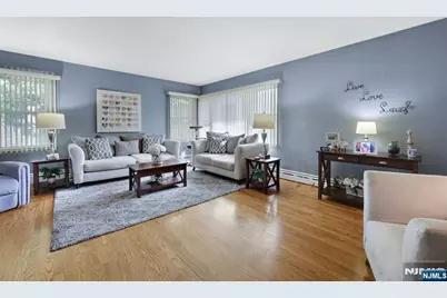401 Adolphus Avenue, Cliffside Park, NJ 07010 - Photo 11