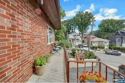 401 Adolphus Avenue, Cliffside Park, NJ 07010 - Photo 7