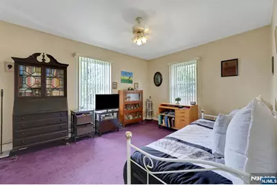 401 Adolphus Avenue, Cliffside Park, NJ 07010 - Photo 23