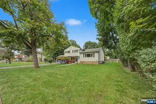 61 Center St, Cresskill, NJ 07626 - Photo 3