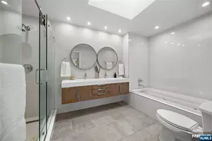352 Gorge Rd, Cliffside Park, NJ 07010 - Photo 15