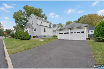 88 Lindbergh Boulevard, Teaneck Township, NJ 07666 - Photo 21