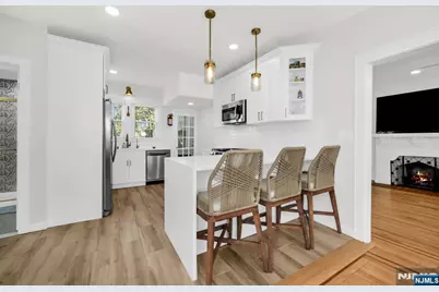 88 Lindbergh Boulevard, Teaneck Township, NJ 07666 - Photo 9