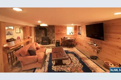 237 Glen Avenue, Midland Park, NJ 07432 - Photo 11