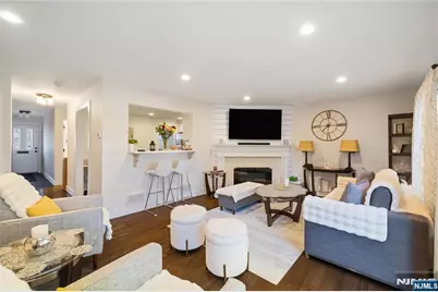 18 Holiday Court, River Vale Township, NJ 07675 - Photo 3