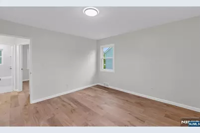 925 Middlesex Street, Linden, NJ 07036 - Photo 11