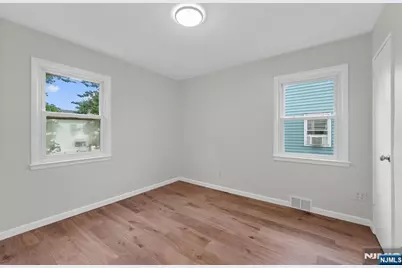 925 Middlesex Street, Linden, NJ 07036 - Photo 7