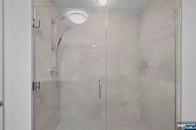 150 Henley Place 404 #404, Weehawken, NJ 07086 - Photo 15