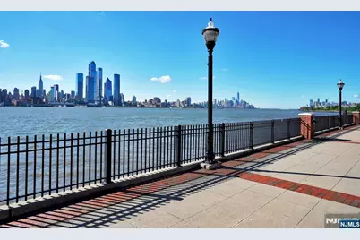 150 Henley Place 404 #404, Weehawken, NJ 07086 - Photo 25