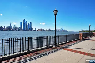 150 Henley Pl 404, Weehawken, NJ 07086 - Photo 25