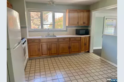 136 Prospect Street 2nd Floor #2nd Floor, Midland Park, NJ 07432 - Photo 5